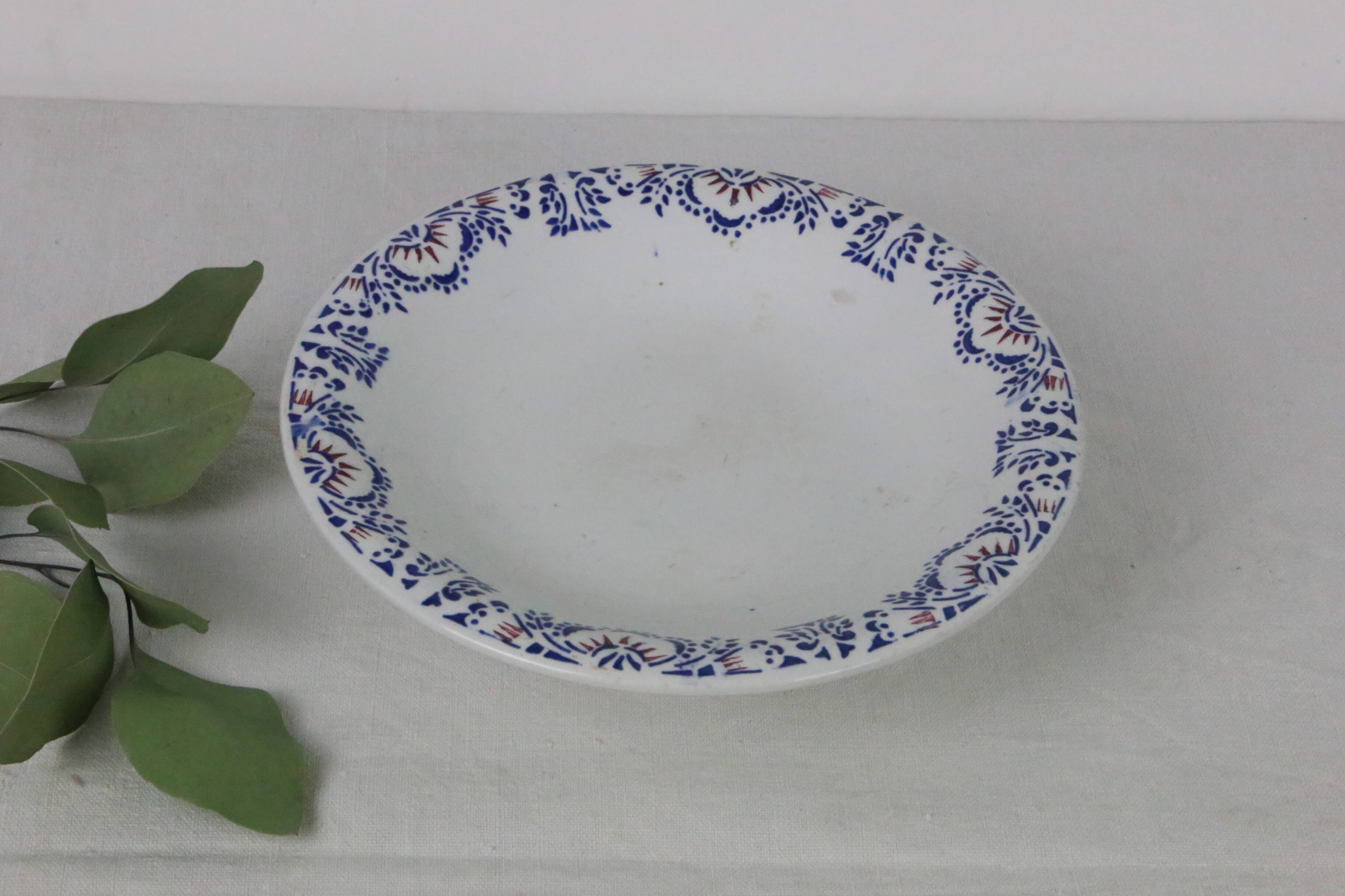 Plat piédouche, faïencerie Onnaing, vintage