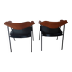 2 fauteuils modèle 675 par Robin Day