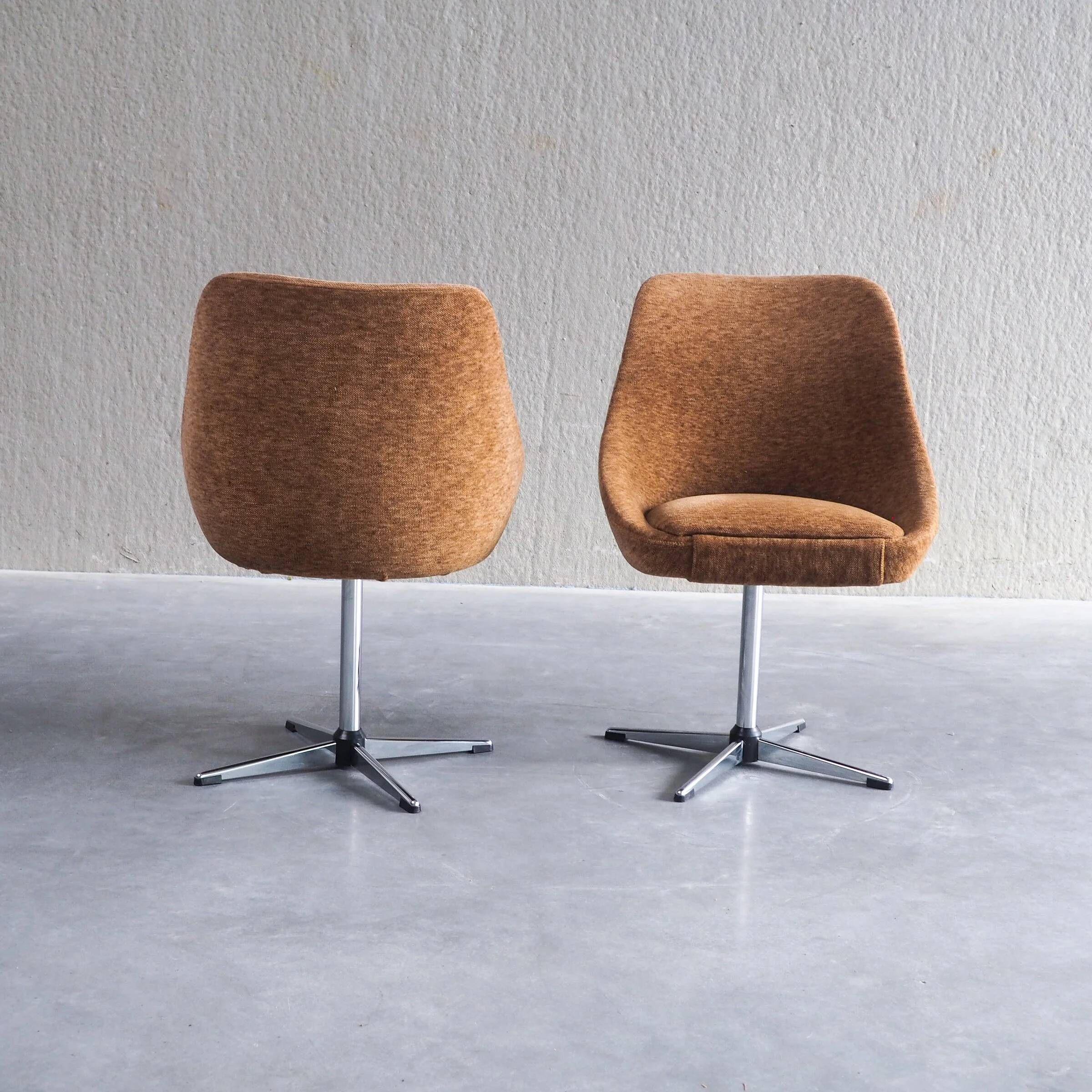 Set of 2 mid-century modern cocktail chairs