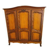 Wooden style wardrobe, 3 doors and 9 internal shelves.