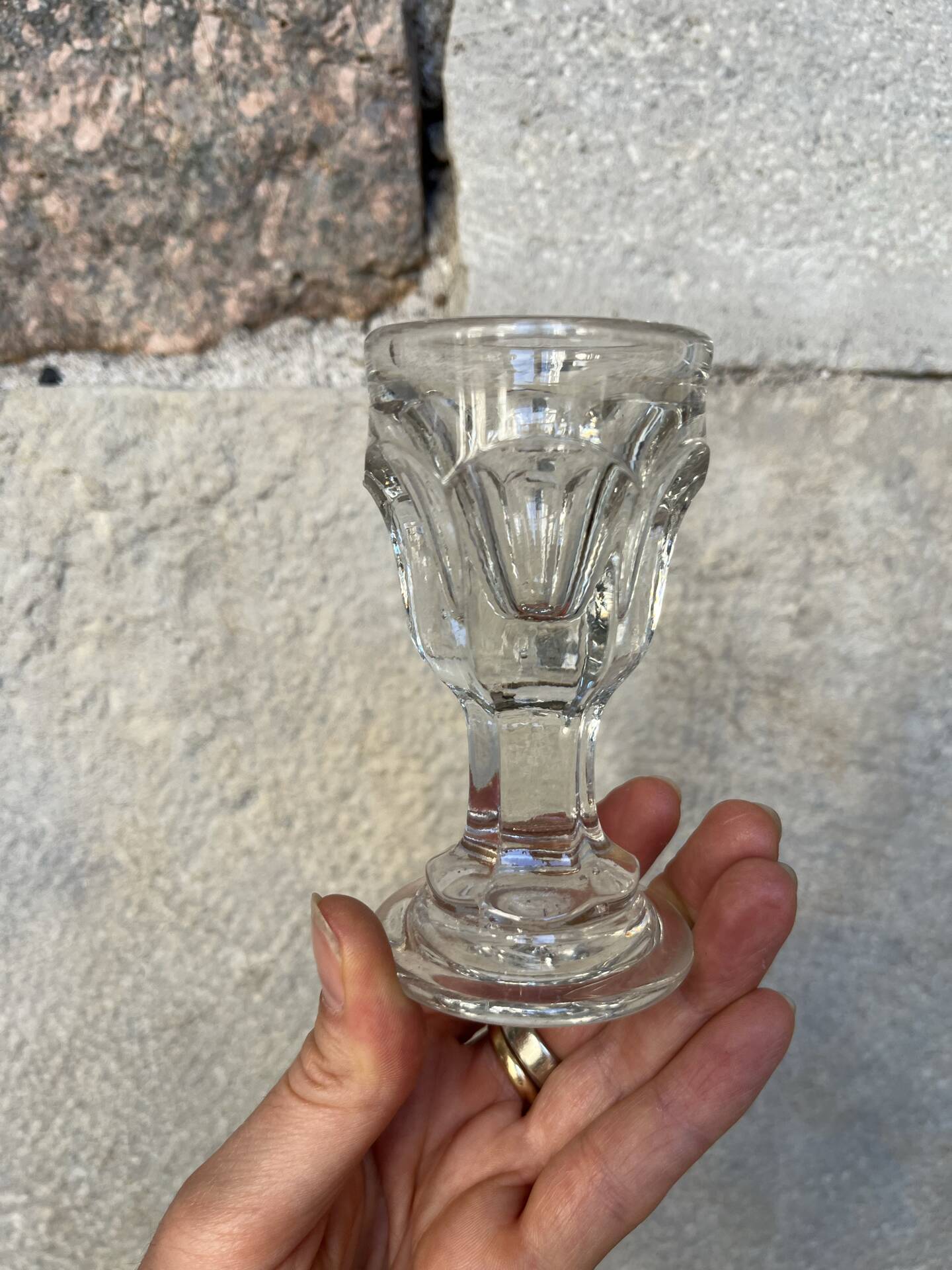 Pair of liqueur glasses 1900 known as "trompe couillon"