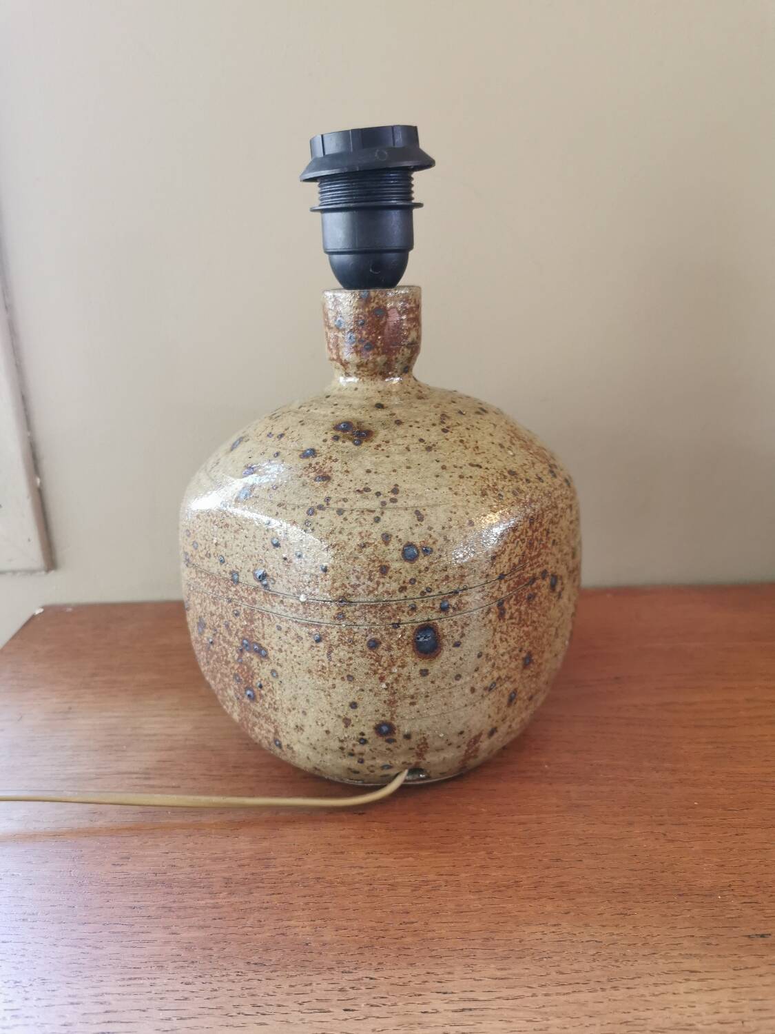 Vintage sandstone lamp