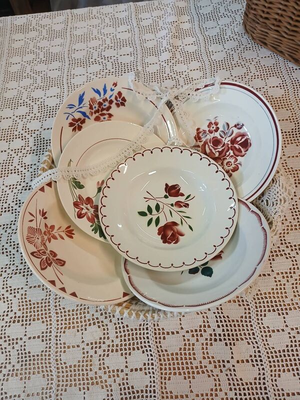 6 assiettes creuses anciennes dépareillées