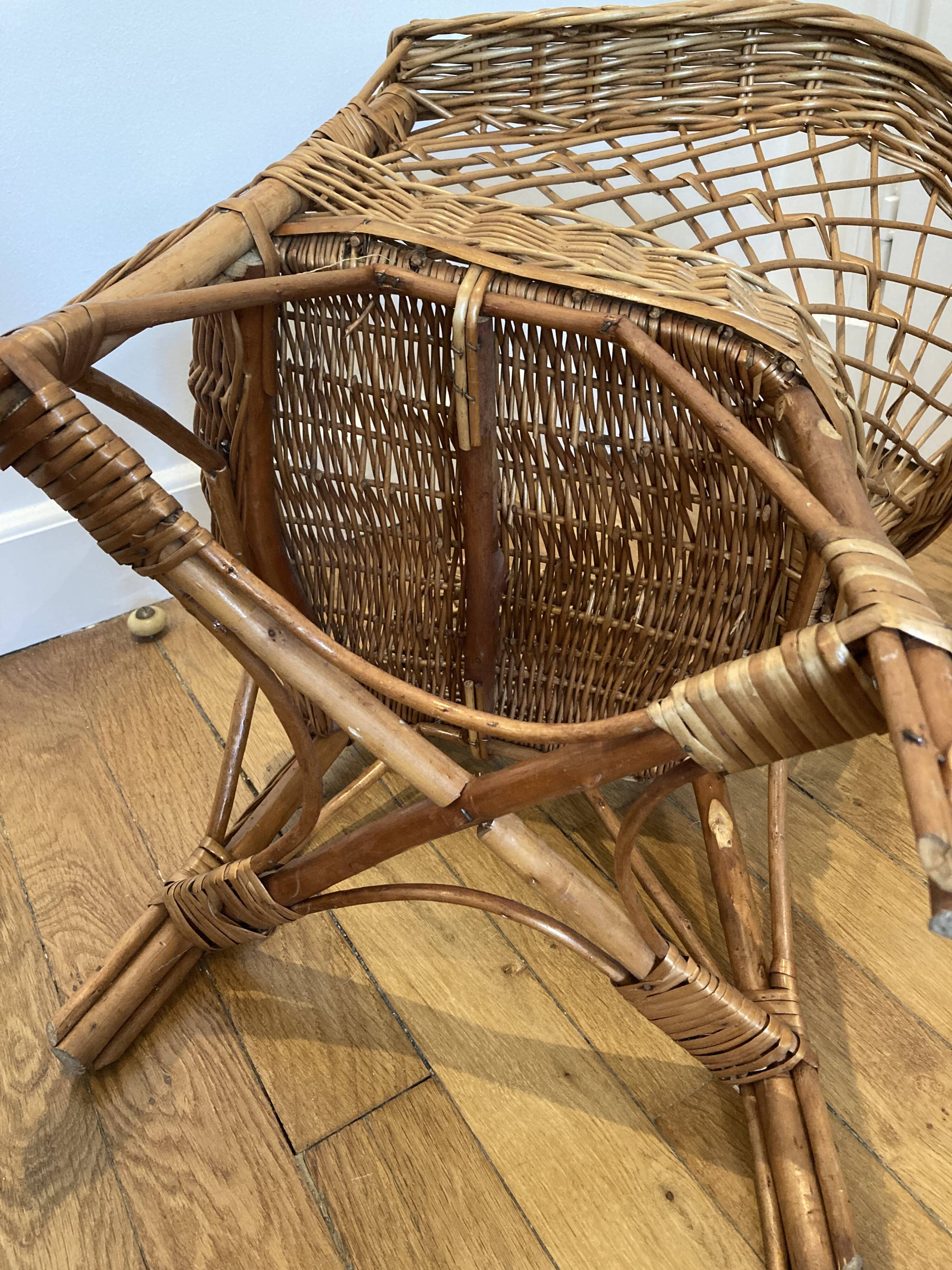 Wicker children's chair