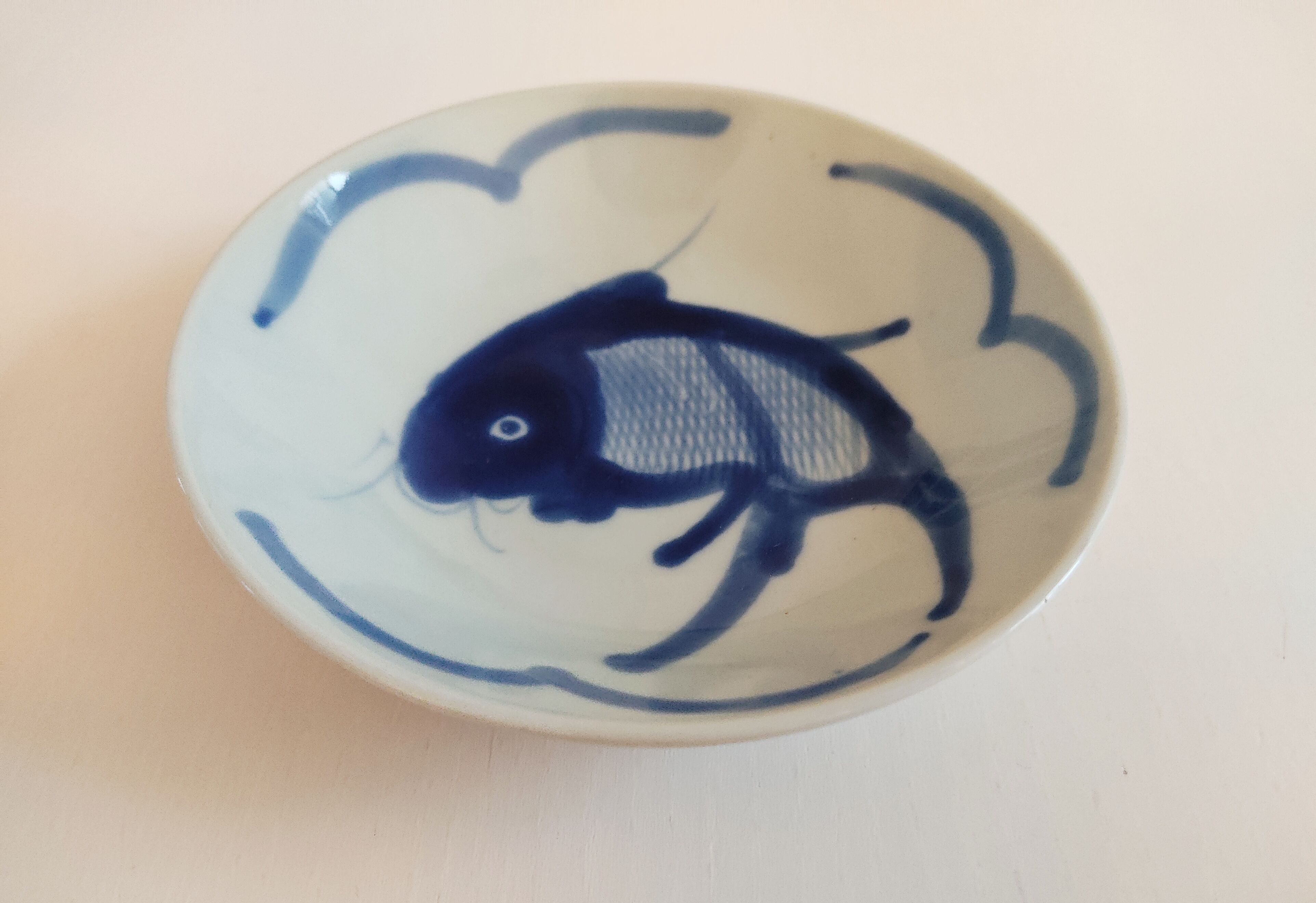 Coupelle à décor de poisson, Chine