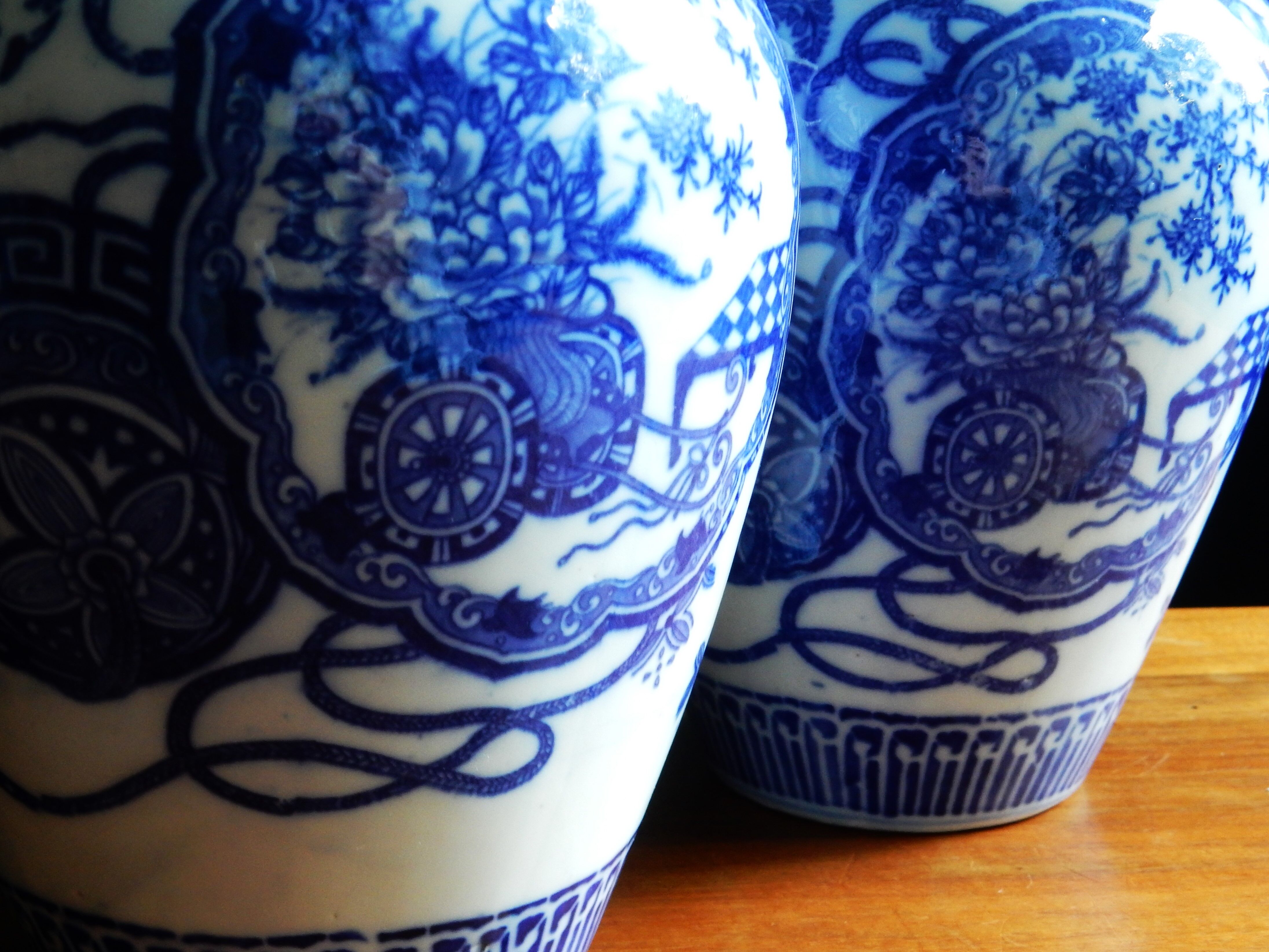 Pair of blue and white chinese vases