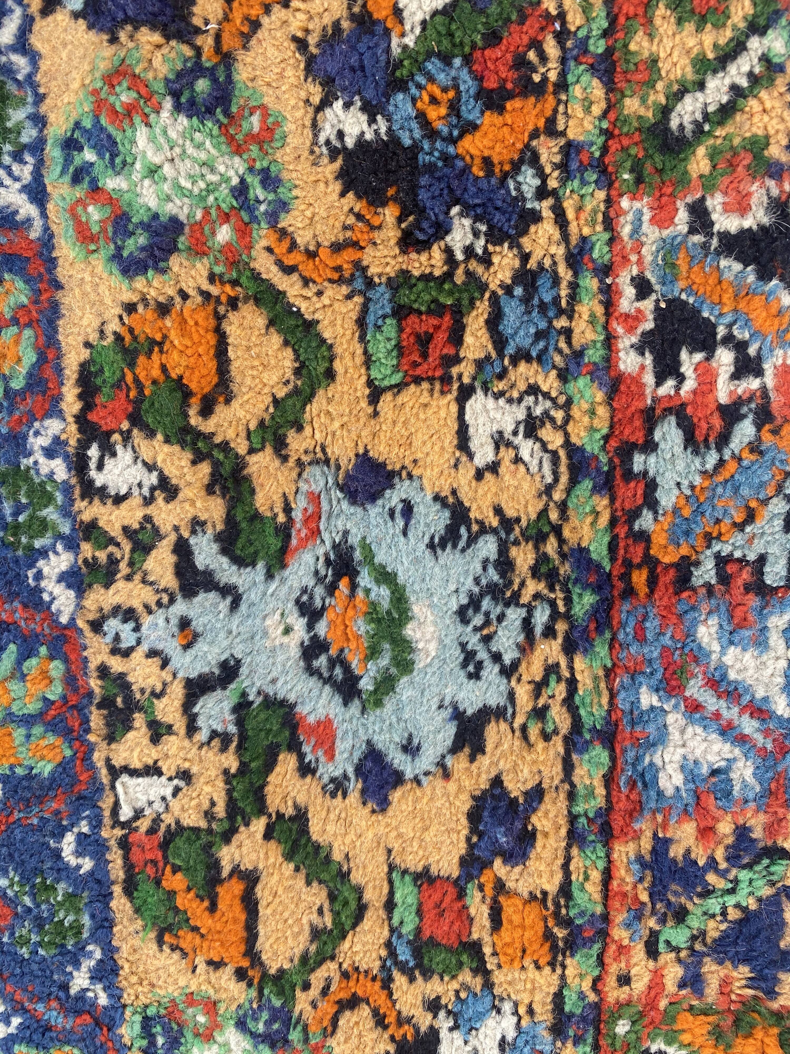 Moroccan vintage carpet handmade flap 175x255 cm