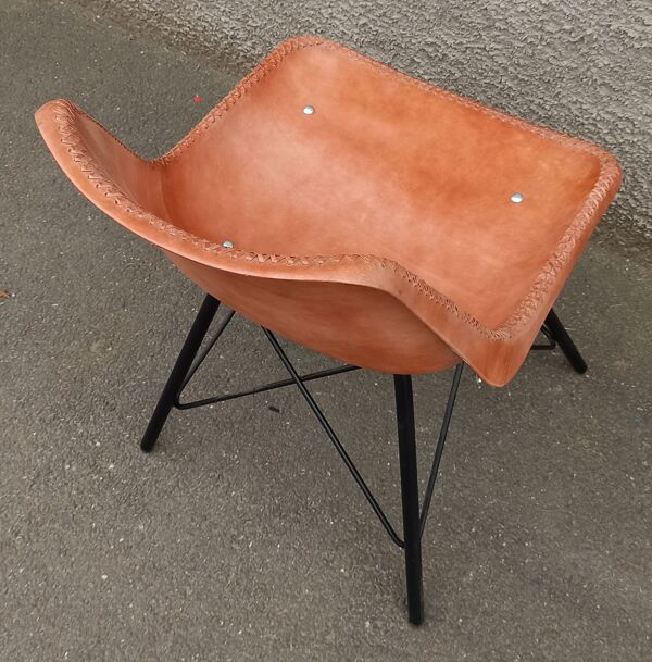 Lot de 6 chaises en cuir avec armature métallique noire