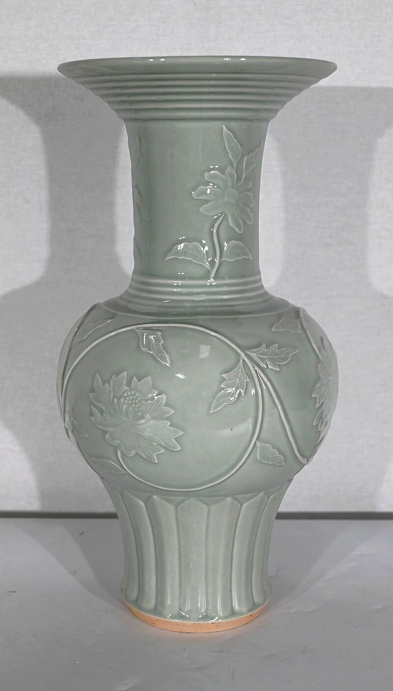 Celadon vase from China – 1900