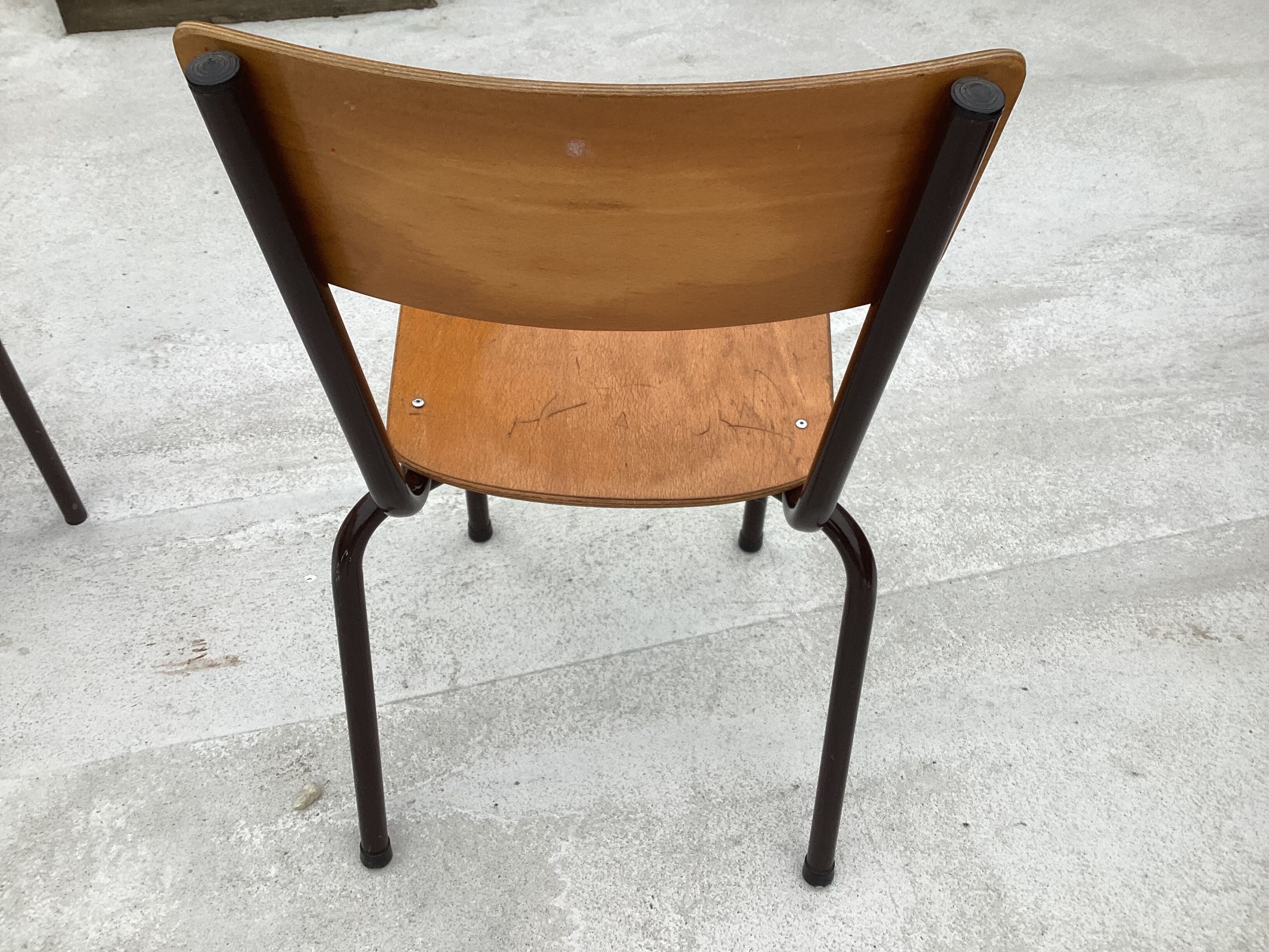 Chaise d'école bois et métal pour grand enfant