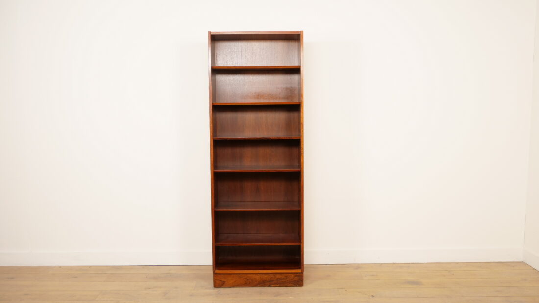 Étagère vintage étroite | Bois de rose | Hundevad pour Omann Jun