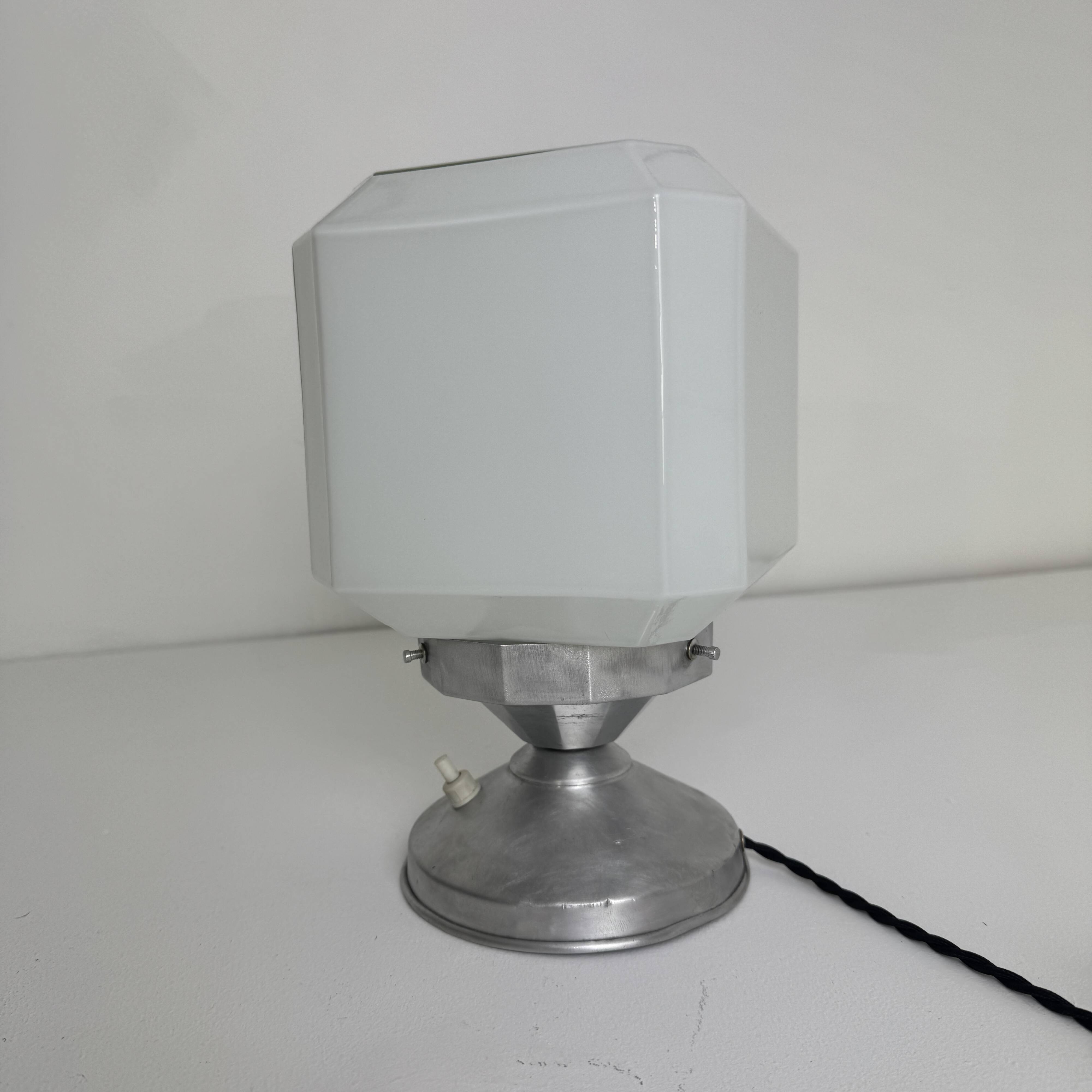 Ancienne petite lampe a poser art-deco vintage
