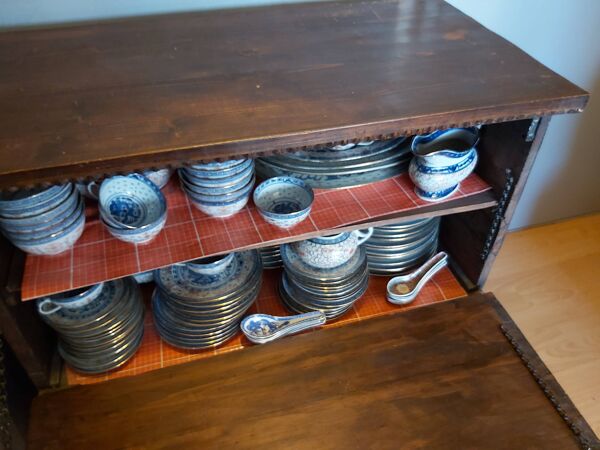 Buffet en cèdre du liban et pin d'Alep des années 1950