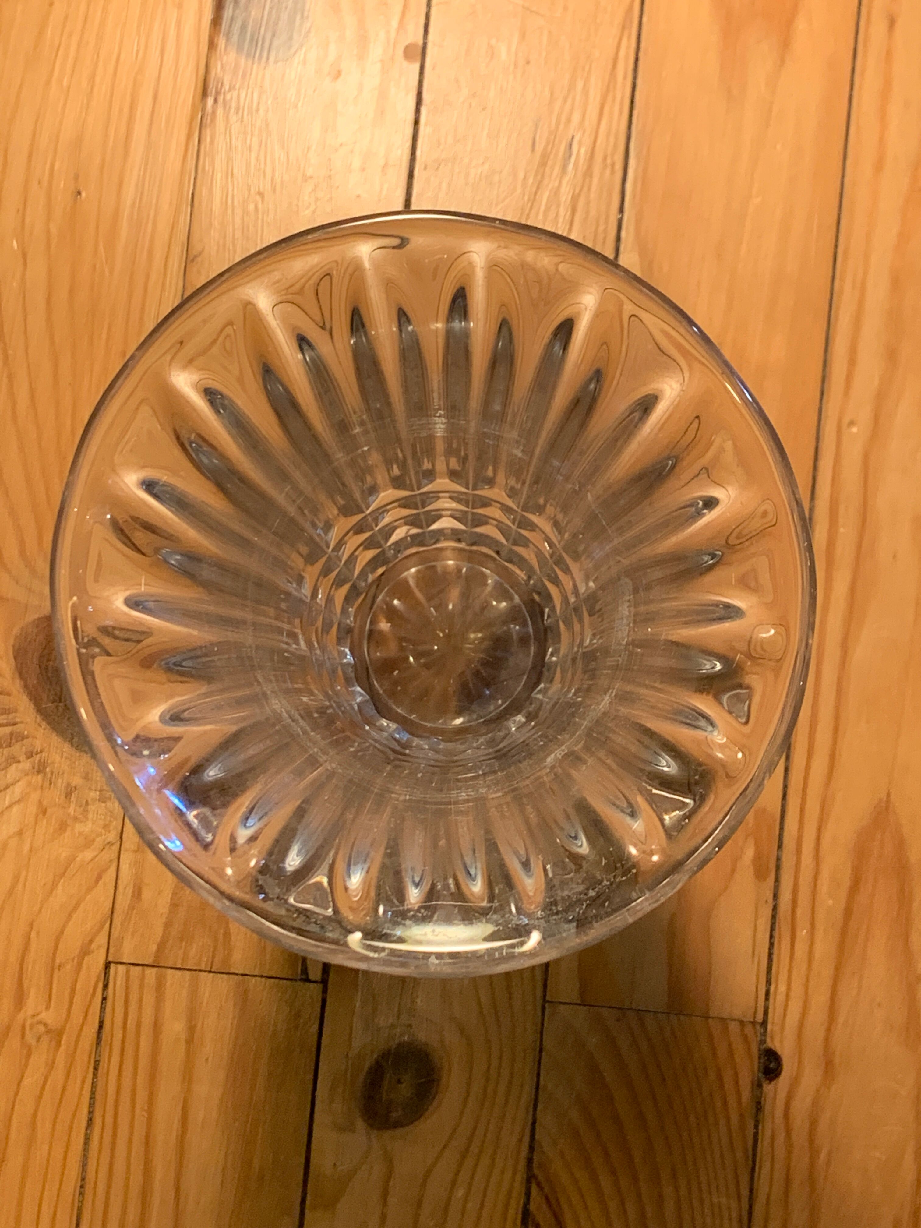 Tulip-shaped crystal vase