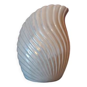 White shell vase