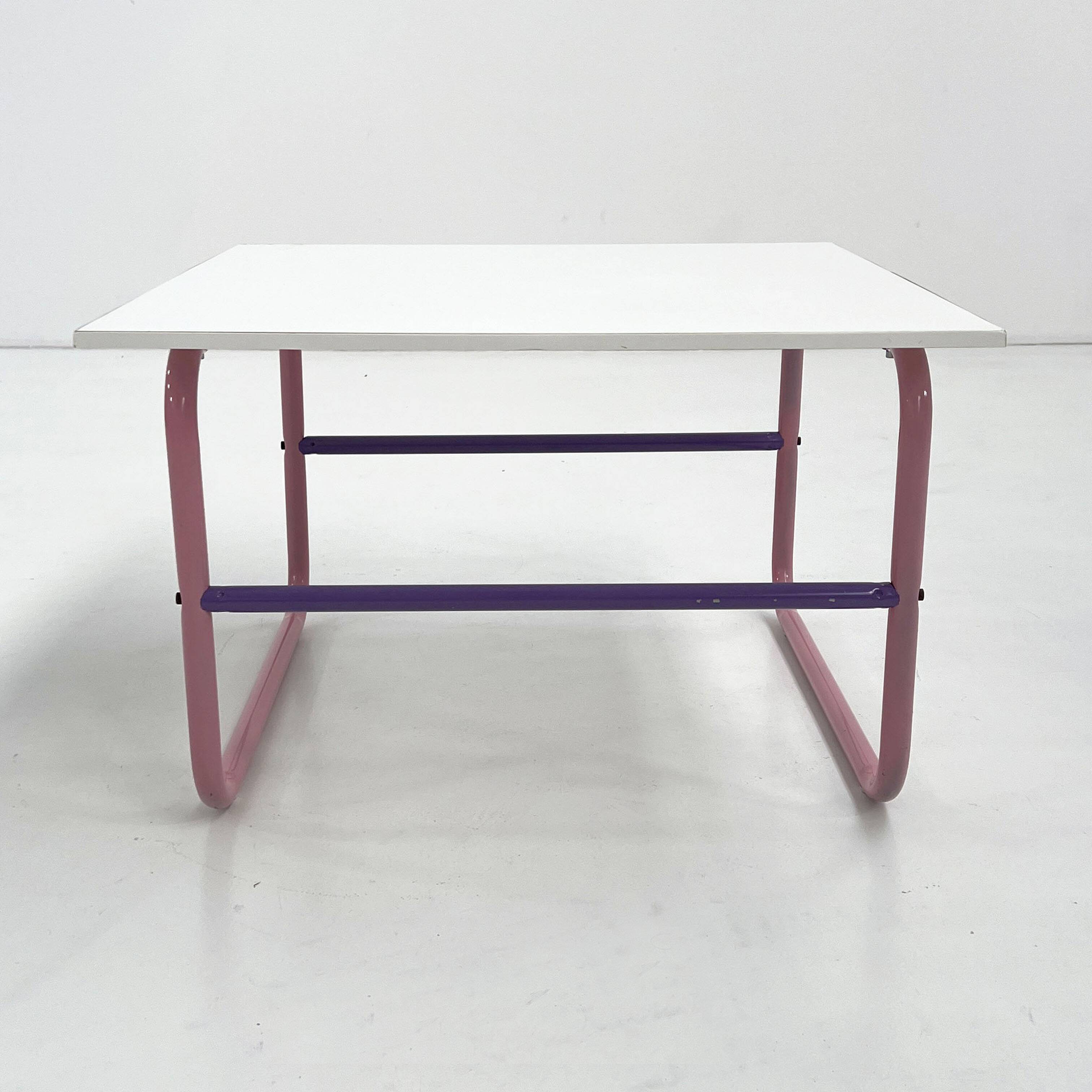 Tubular coffee table in pink and purple, 1980.