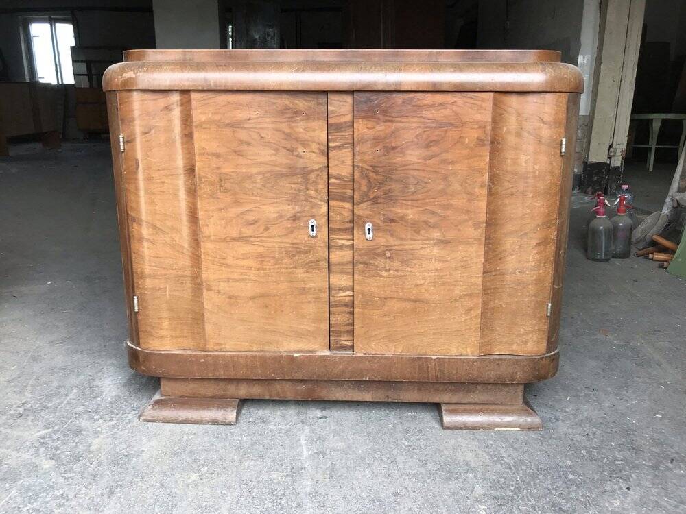 Hungarian Art Deco commode in brown wood with symmetrical veneer, 1940s.