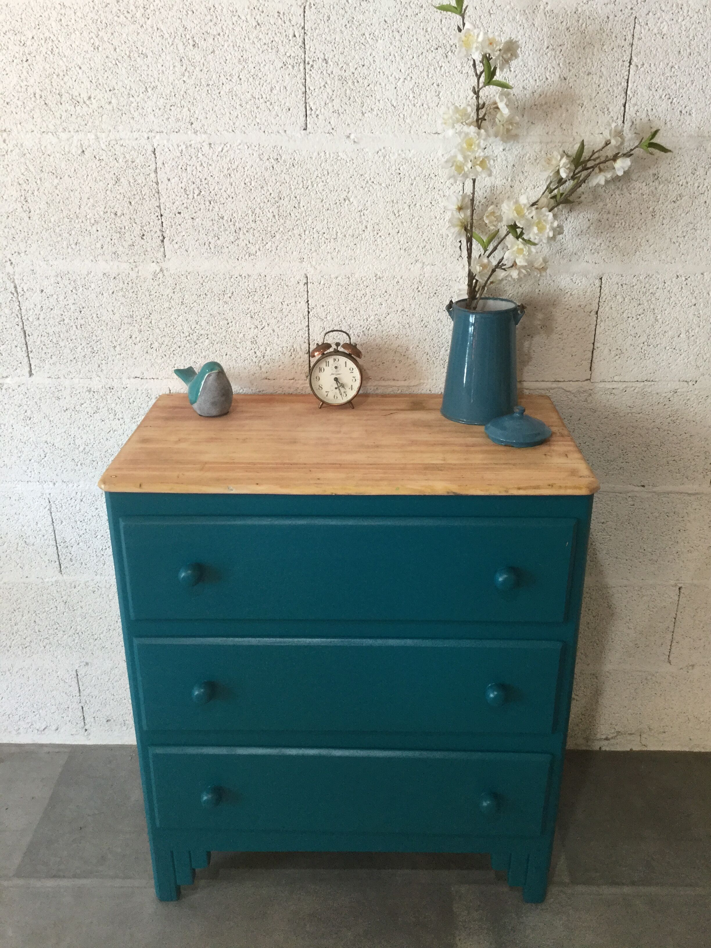Old chest of drawers