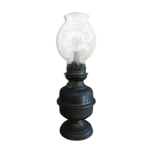 Ancienne lampe pétrole
