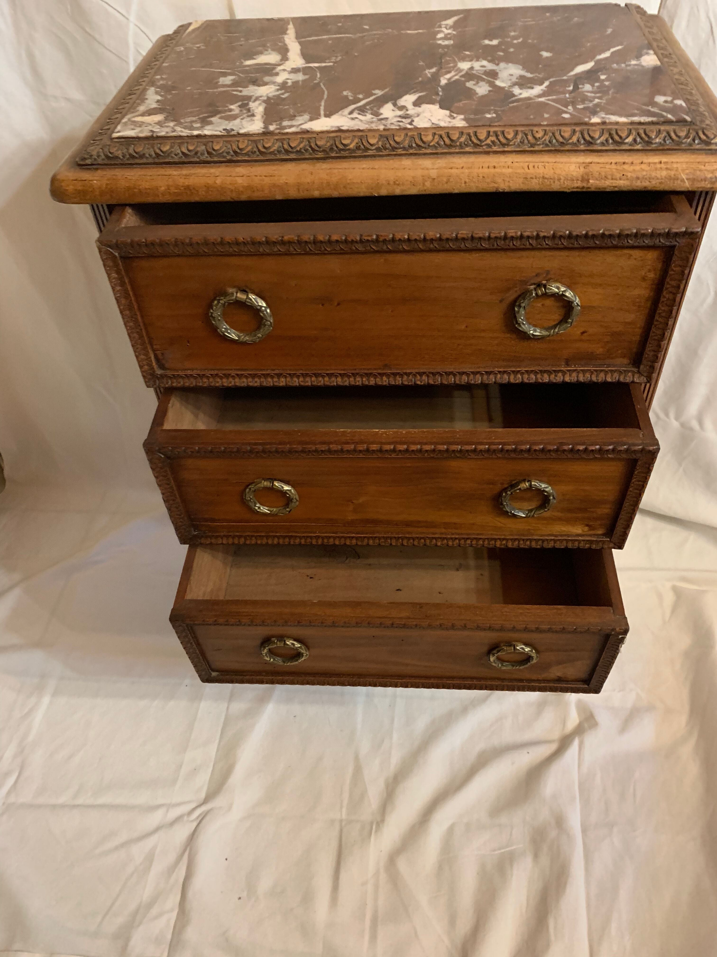 Chest of drawers
