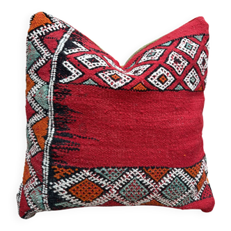 Vintage cushion cover in Berber kilim: Moroccan wool cushion.