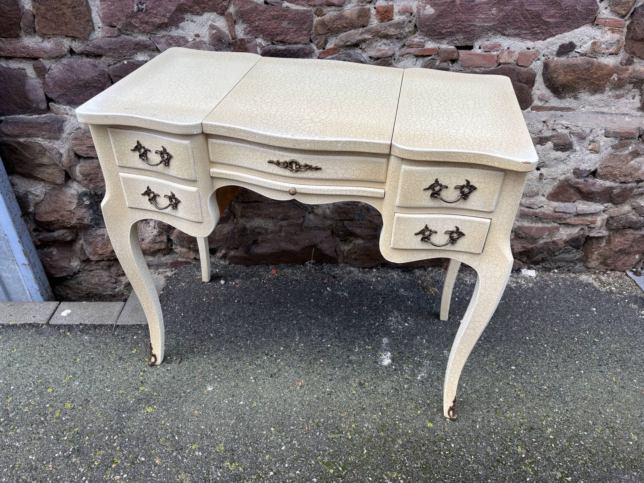 Vintage 1980s dressing table with Venetian mirror. Elegant makeup table.
