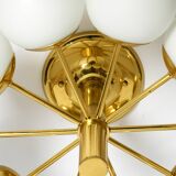 Plafonnier en laiton des années 1960 de style Space Age avec 10 boules en verre par Kaiser.