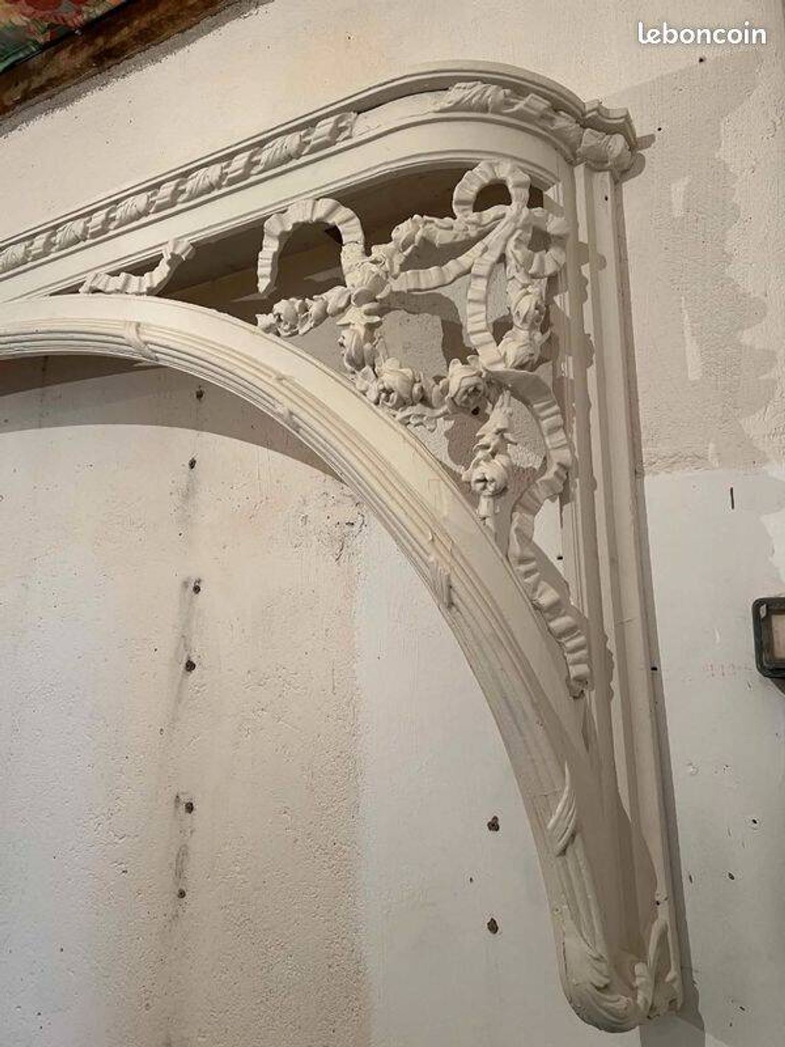 Arch in staff and wood