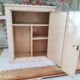 Armoire à pharmacie vintage années 50 en métal beige patiné