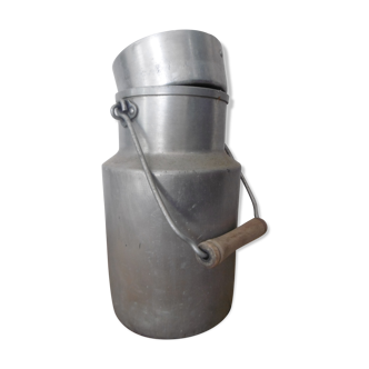 Pot au lait en zinc