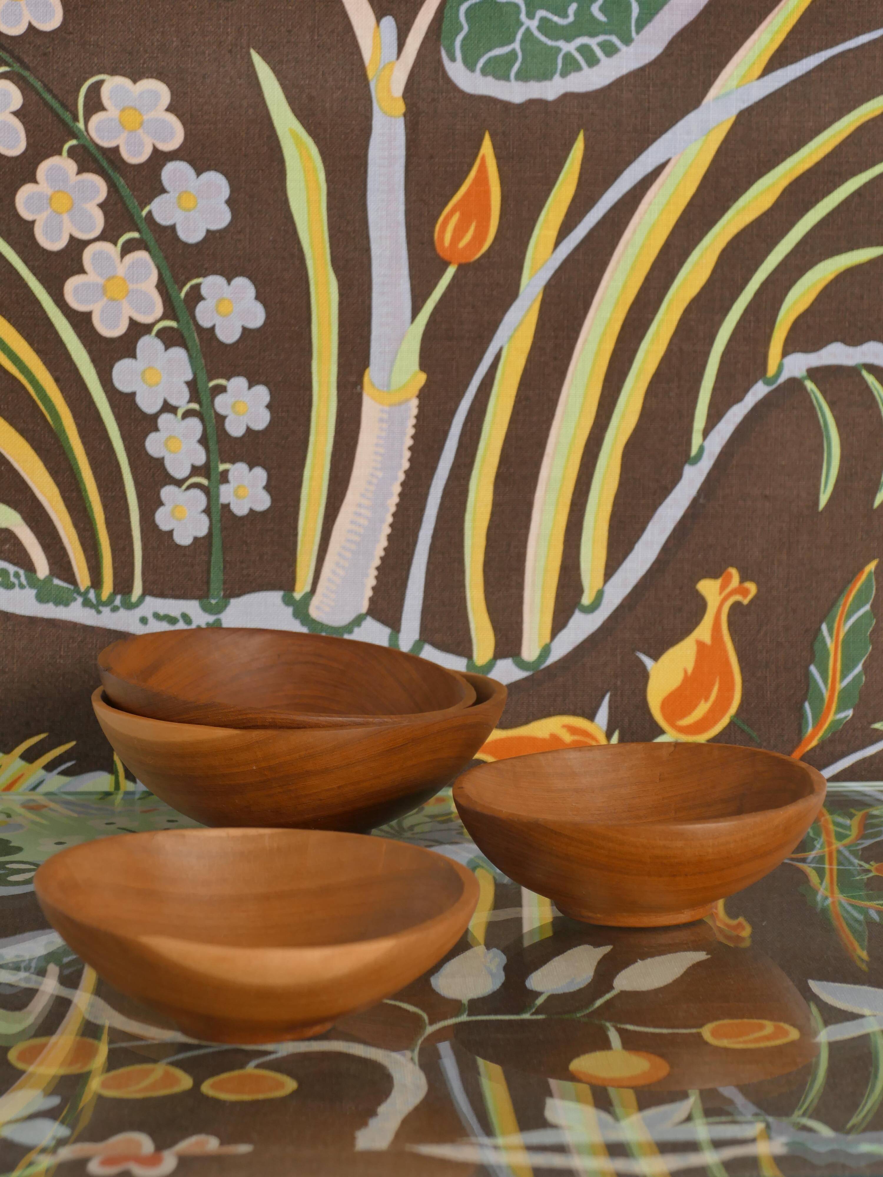 Handmade Akacia Wood Bowls, Set of 4