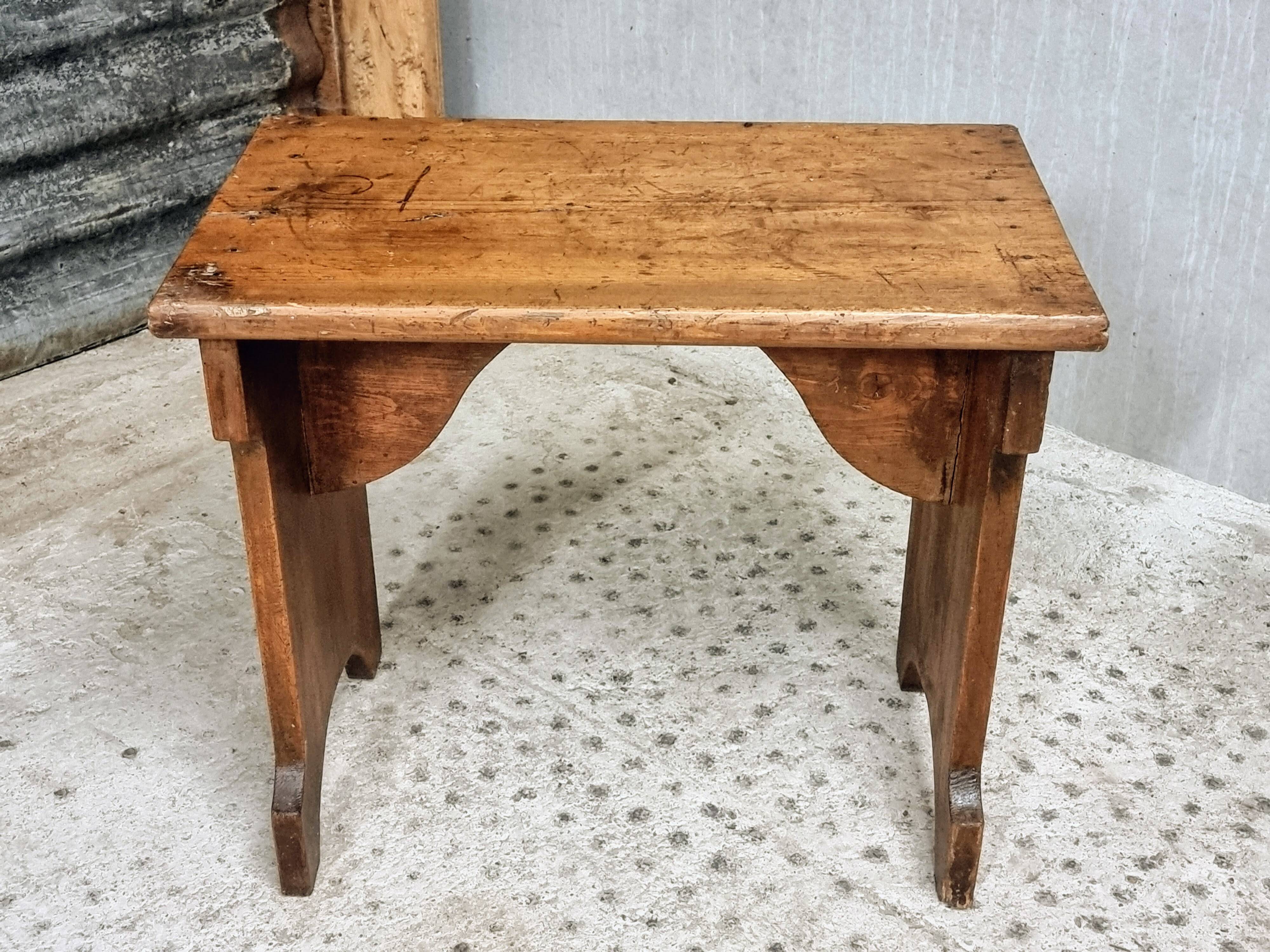 Table d'appoint ancienne banc en merisier 19ème siècle