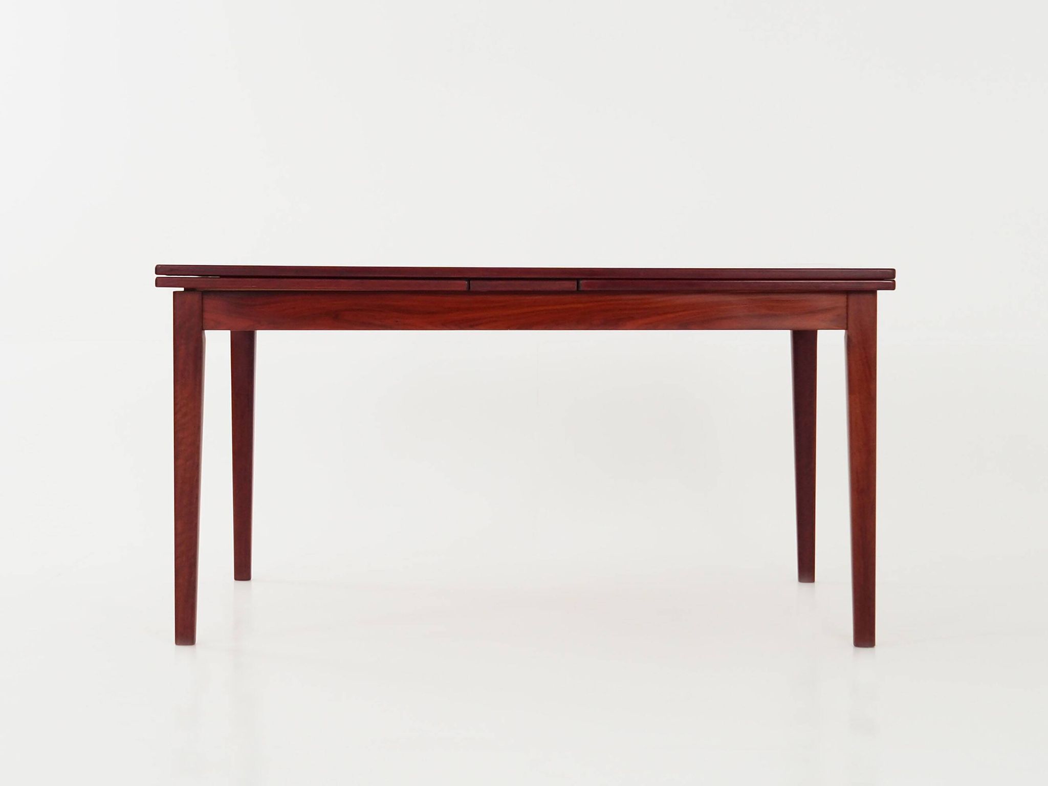Table en palissandre, design danois, années 1970, fabricant : Skovby