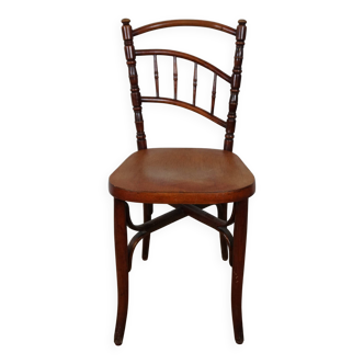 Antique bistro chair in turned wood from the early 20th century