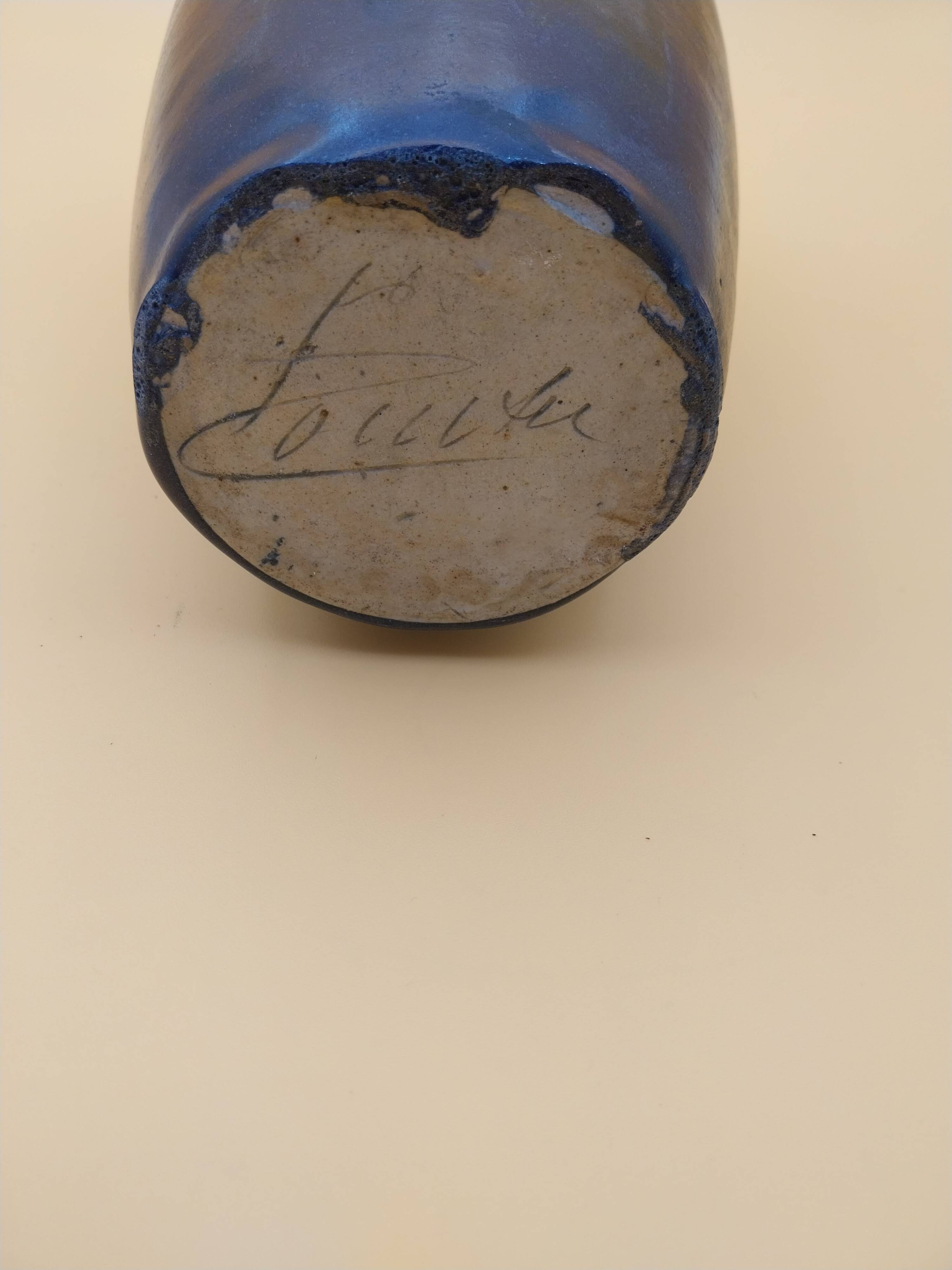 Stoneware vase from Puisaye signed Léon Pointu.