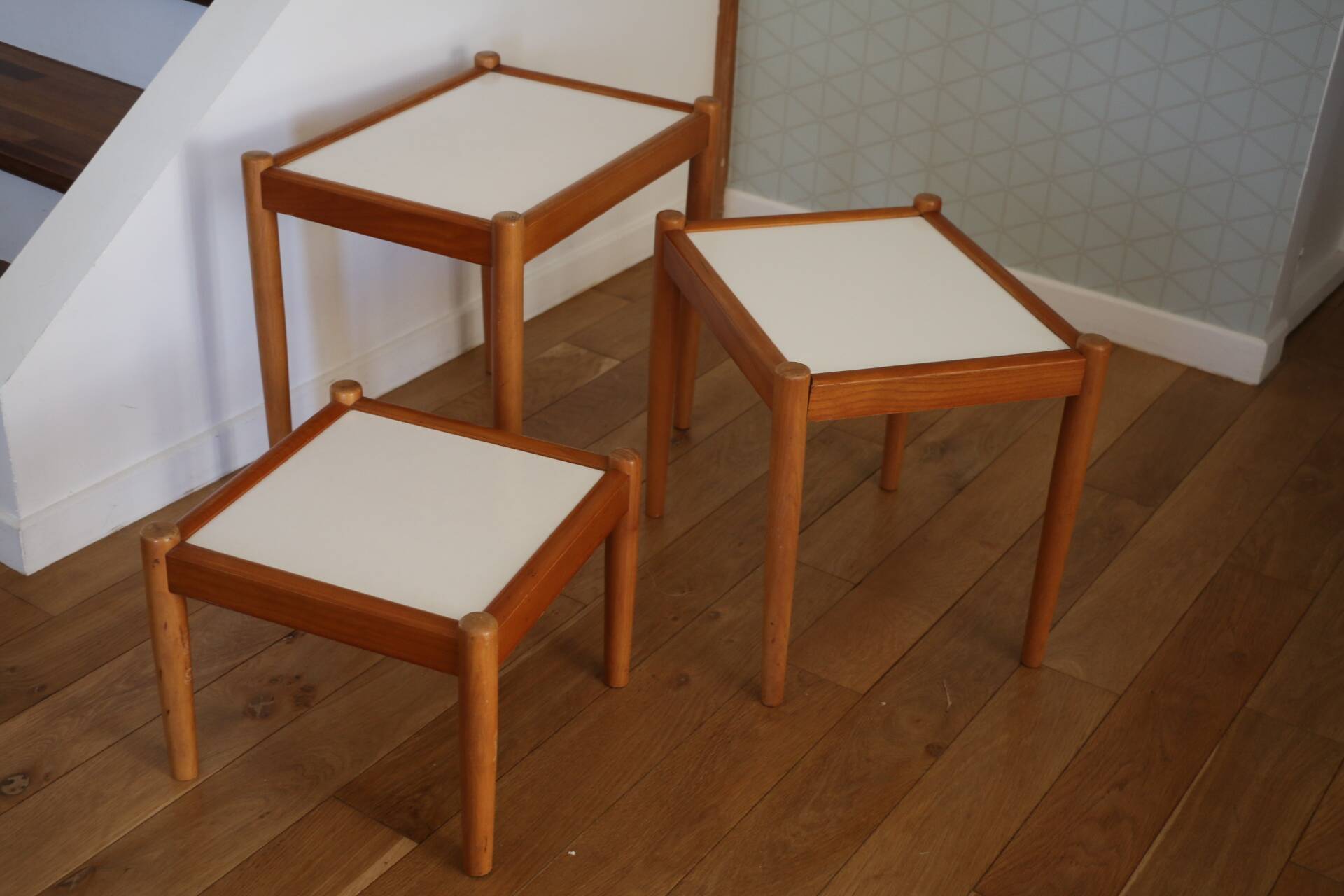 3 tables gigognes hêtre mélaminé blanc