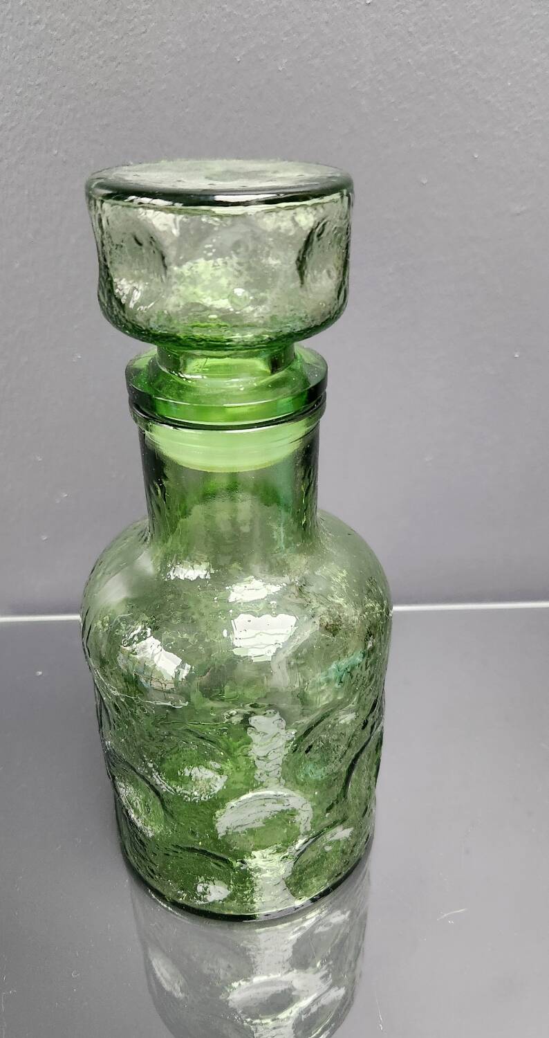 Bubble glass carafe: vintage