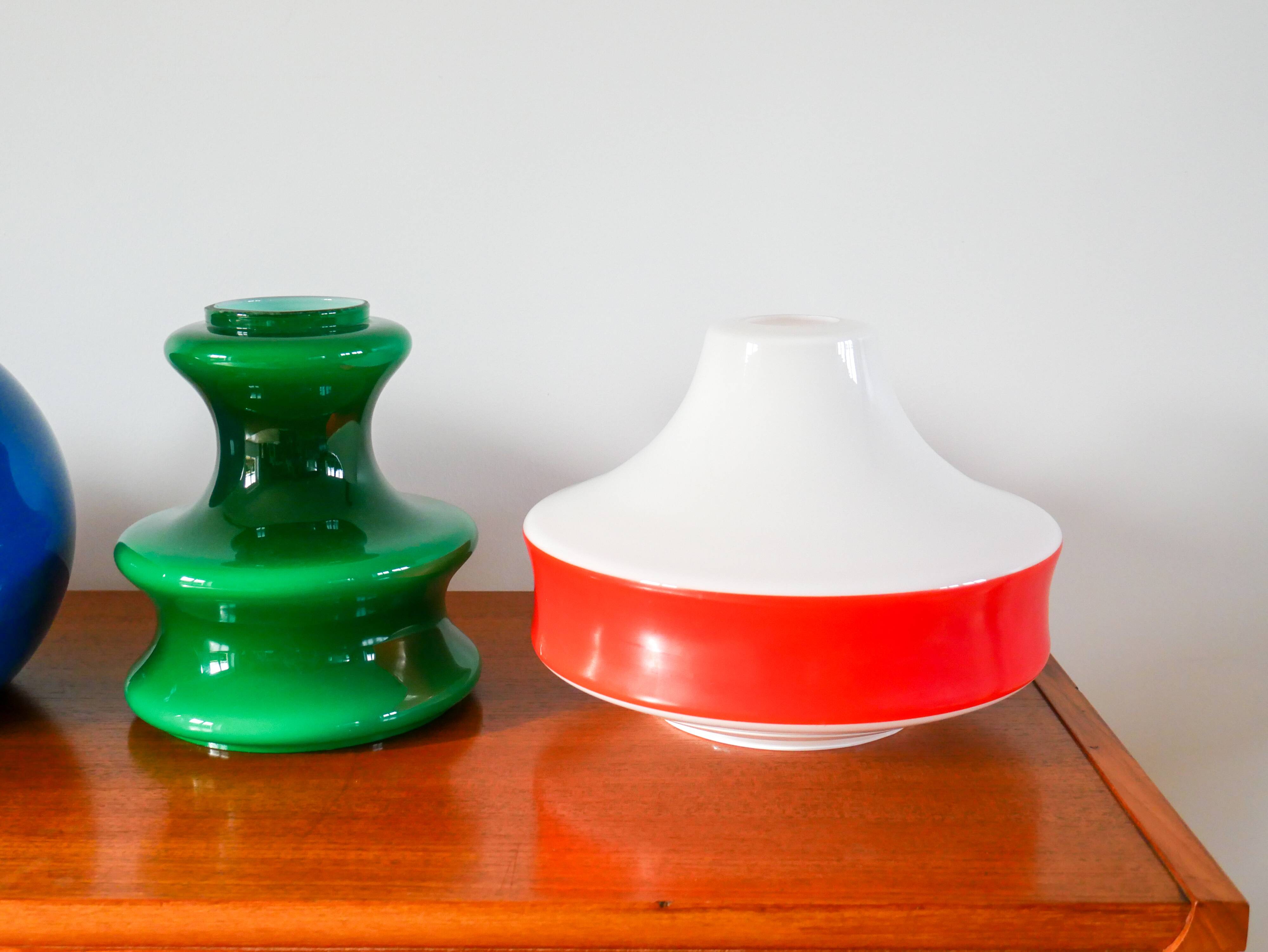 Suspension en opaline bicolore orange / rouge et blanc Design 1970