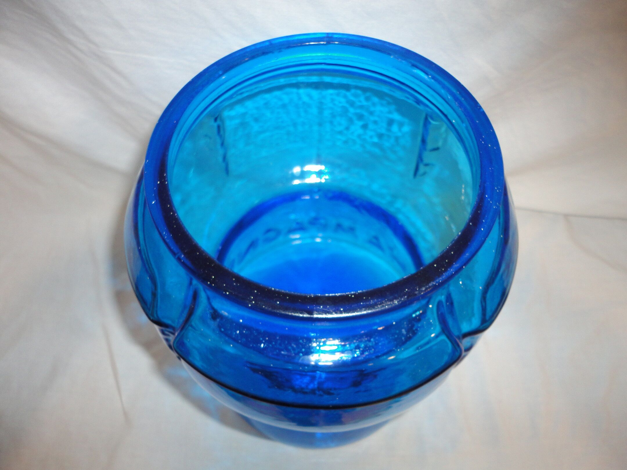 Seau a champagne vintage en verre bleu