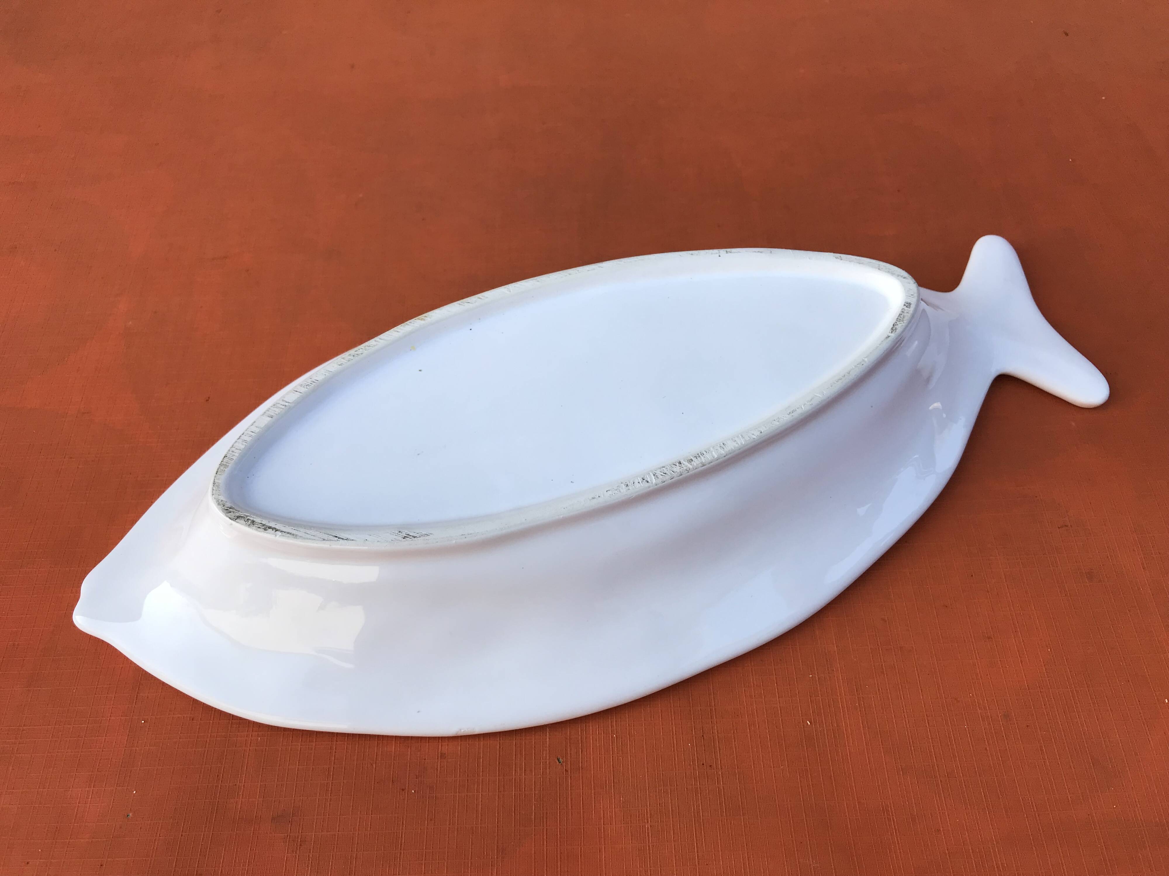 White ceramic serving dish / Fish shape