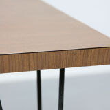 Table basse minimaliste du milieu du siècle