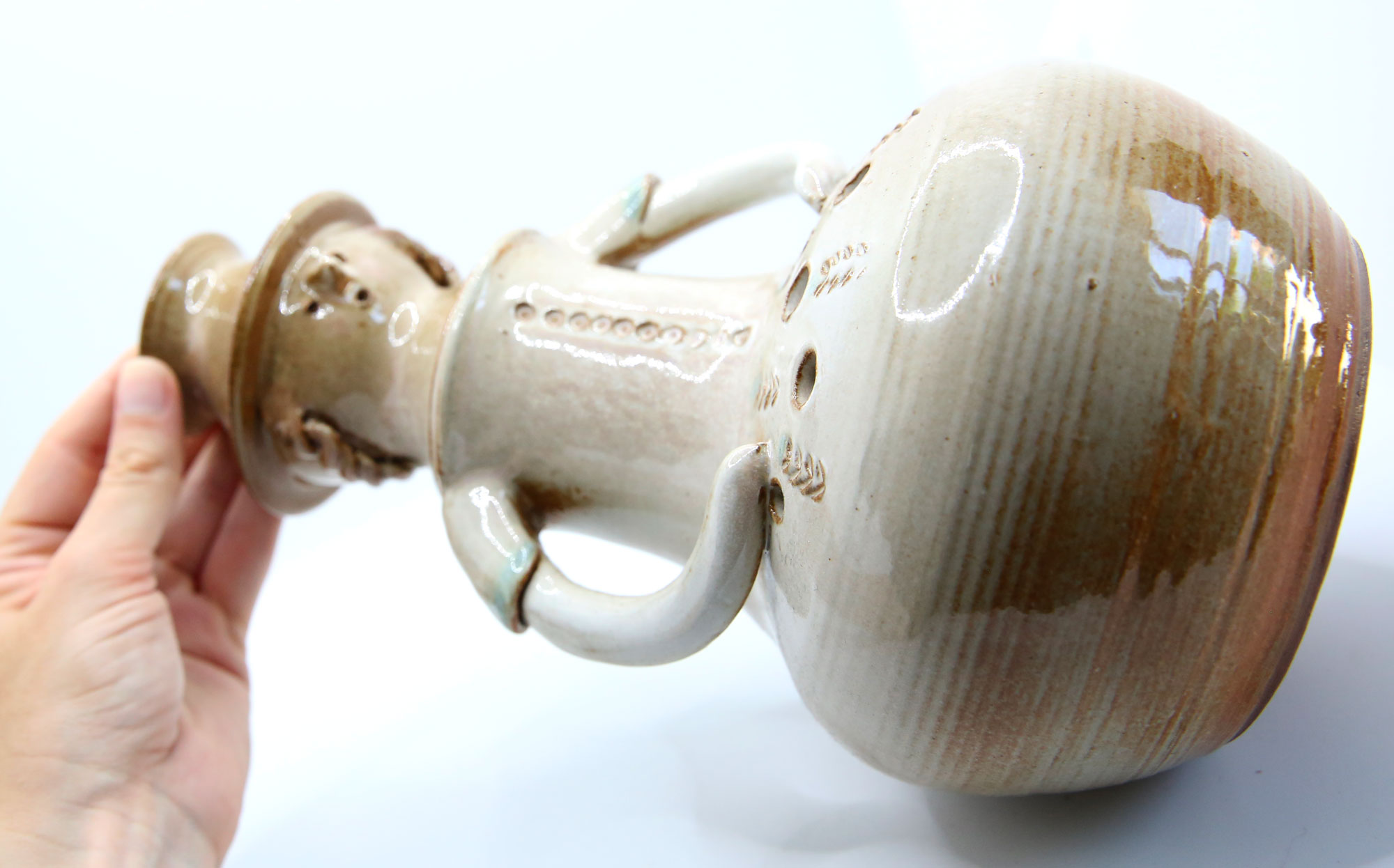 Vase et pique-fleurs anthropomorphe des potiers Thierry et Chantal Robert, années 70
