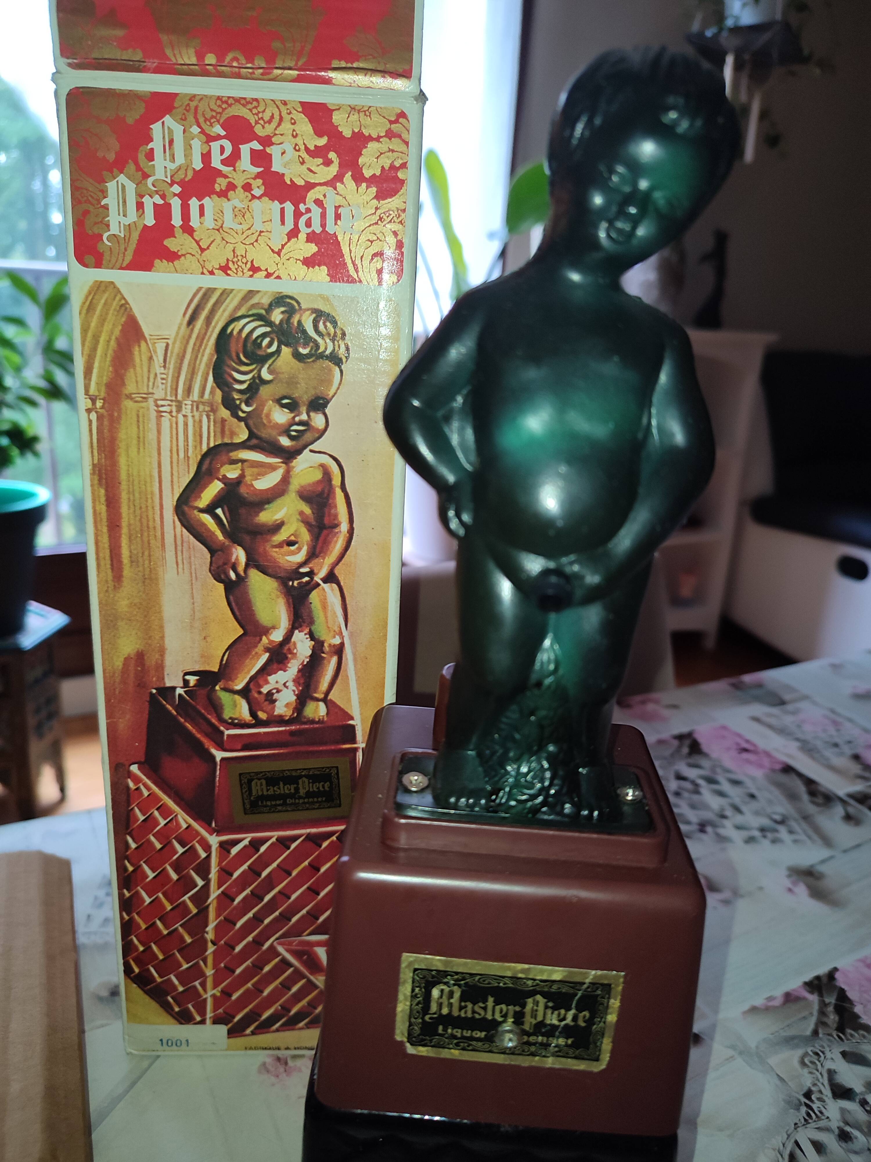 Manneken-pis bottle