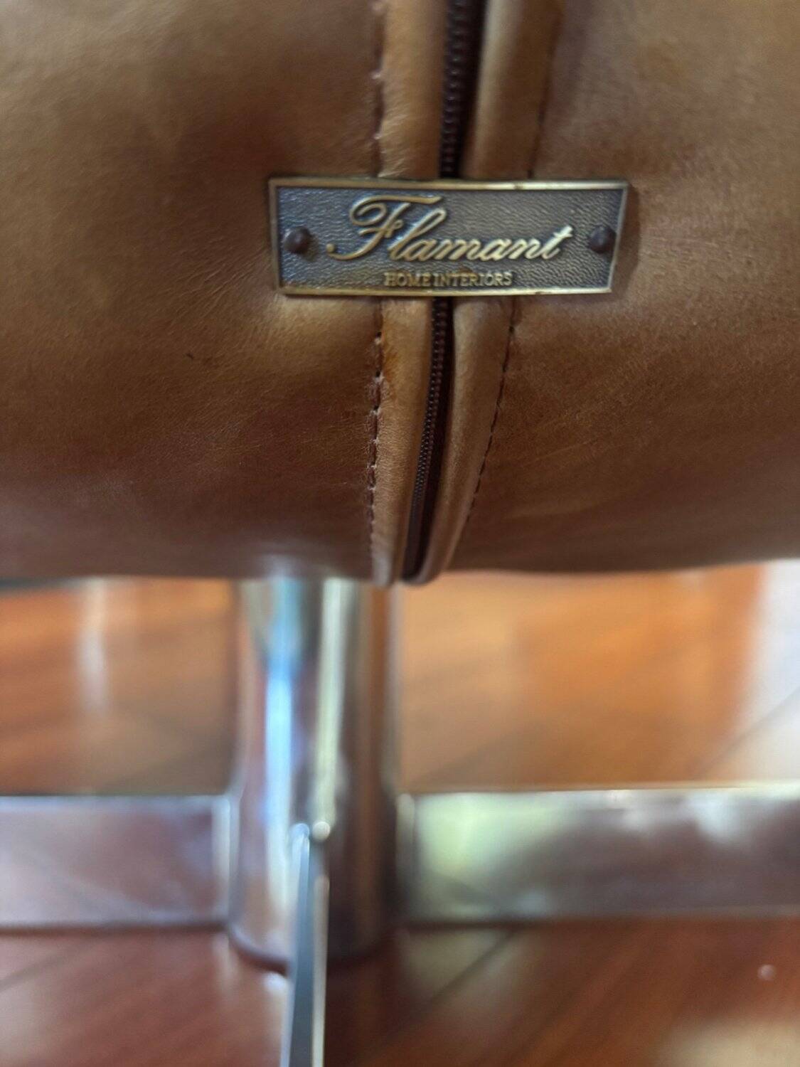 Paire de fauteuils pivotants Flamant cuir cognac, style Design 1970