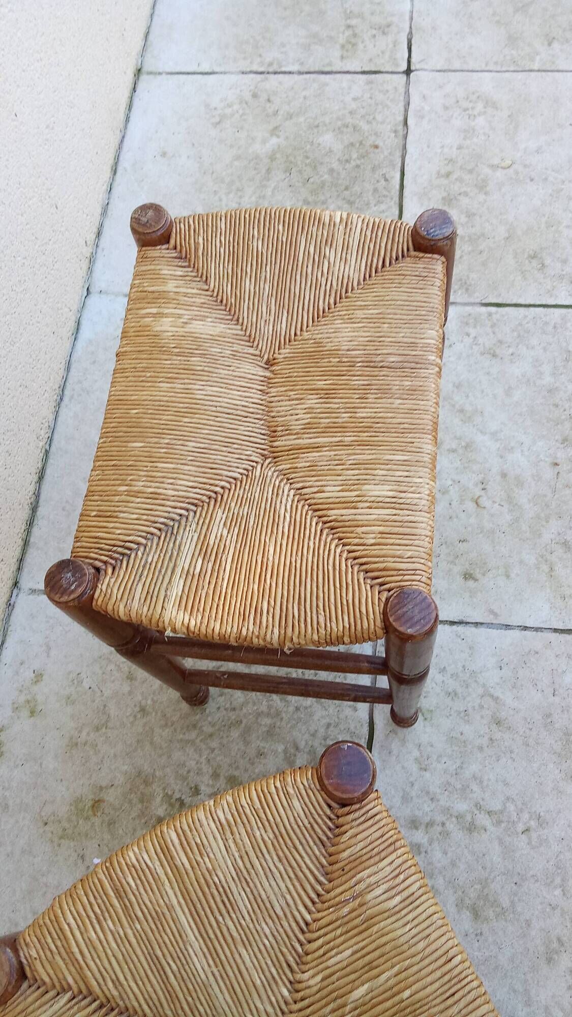 Pair of vintage wooden and straw stools from the 1950s, rectangular.