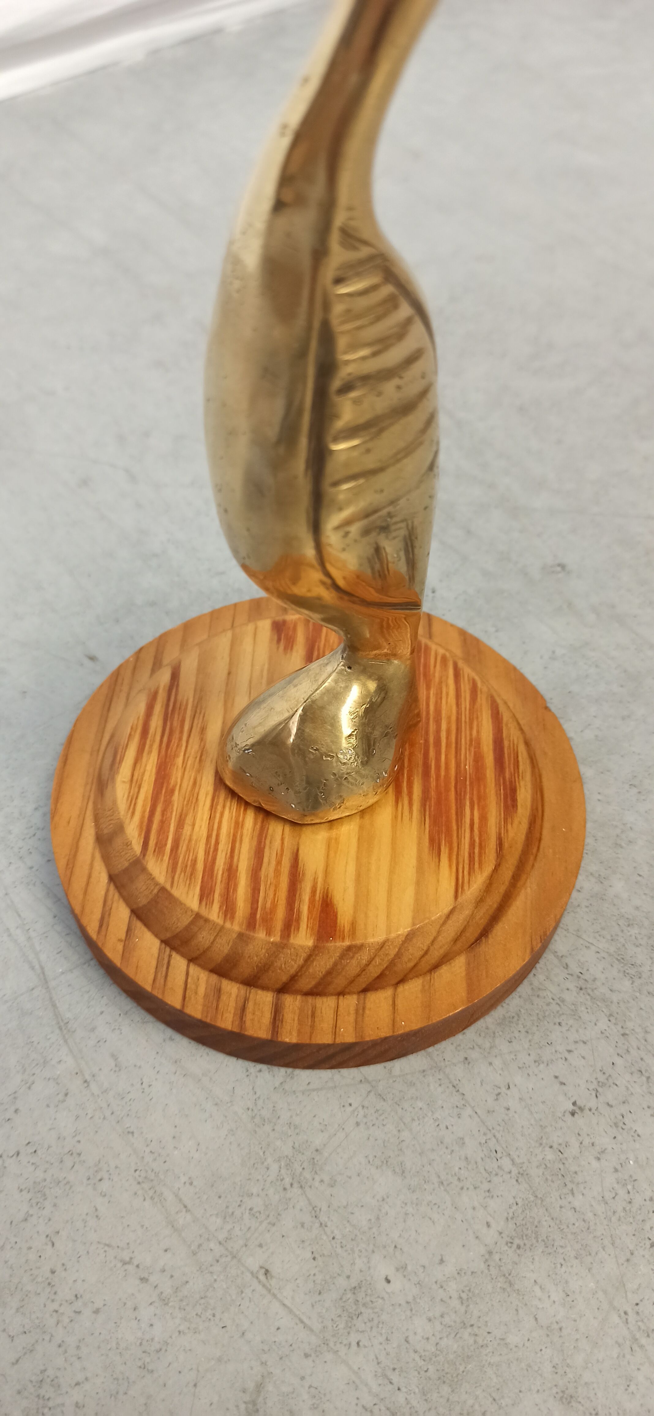 Cormoran vintage en laiton sur socle