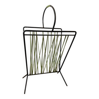 Metal magazine rack