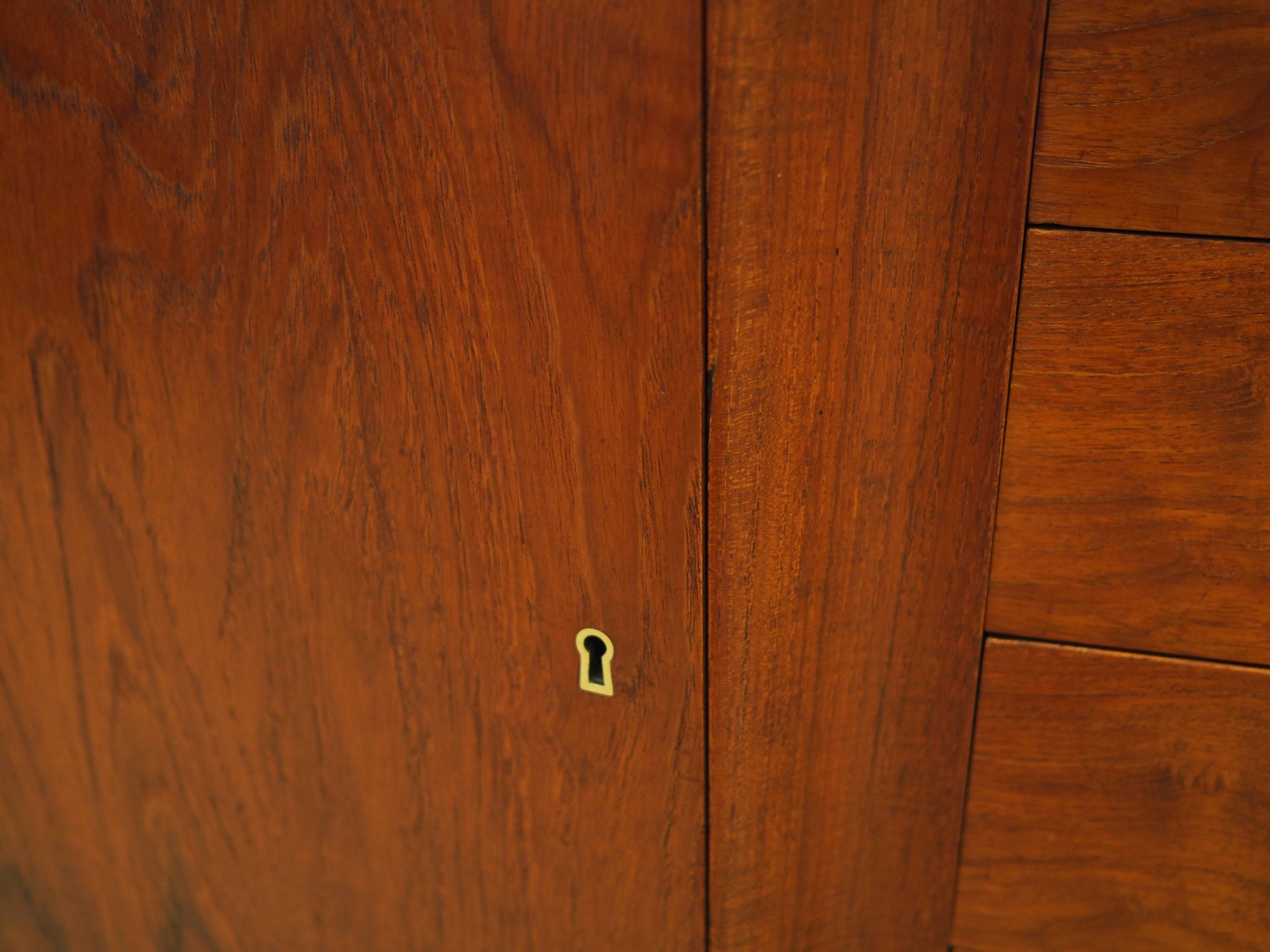 Buffet en teck, design danois, années 60, production : Danemark