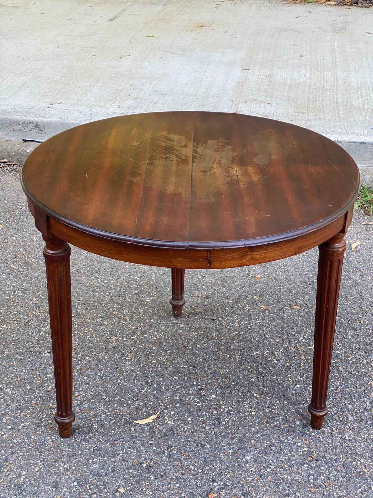Vintage Louis XVI 19th century round coffee table side table
