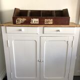 Old wooden grocery crate